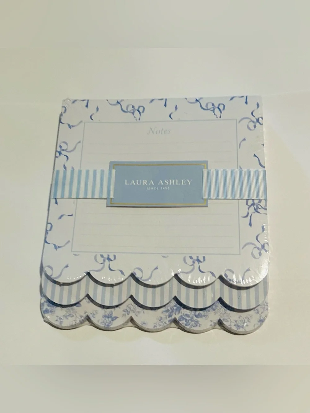 New Laura Ashley Blue & White Scalloped 3 Pack Note Pads Lined